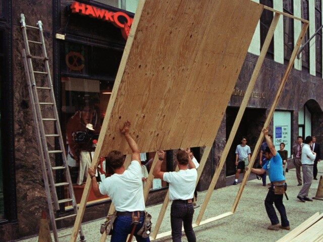 Chicago Businesses Boarding Up Ahead of Democratic National Convention for Fear of Mass Riots