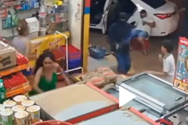 Brazilian woman flees for her life before being gunned down by two hitmen