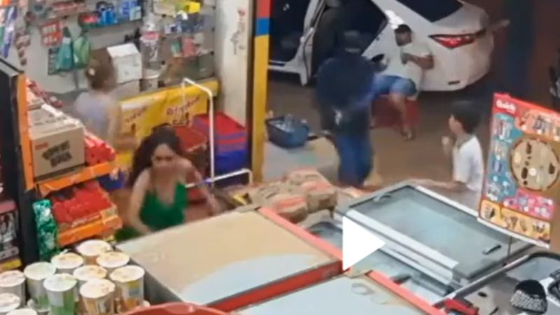 Brazilian woman flees for her life before being gunned down by two hitmen