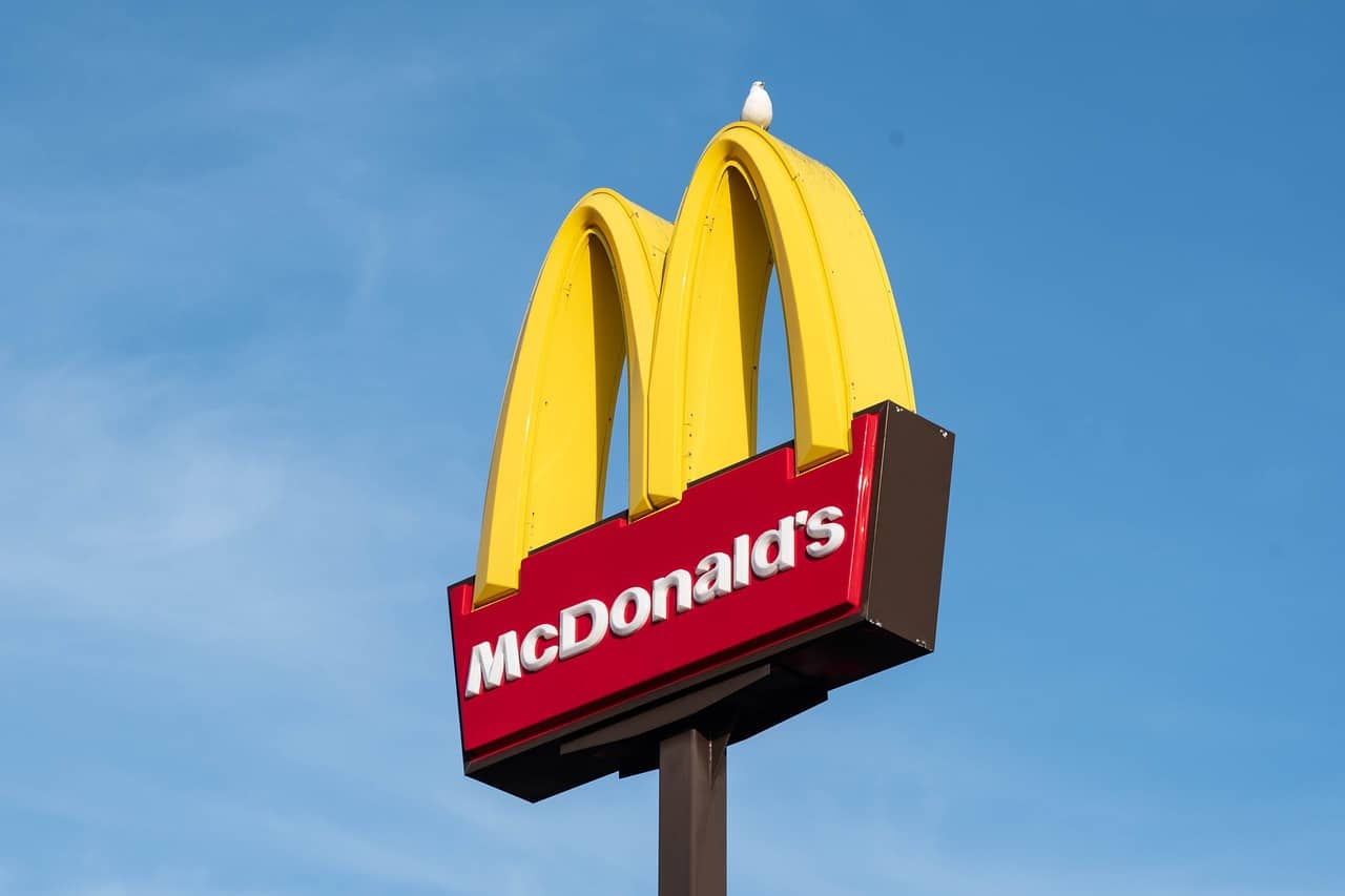 McDonald's linked to dozens of food poisonings, one death in US